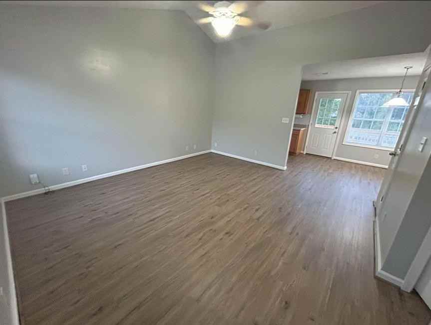 402 Faulkner Dr - Photo 4 of 20