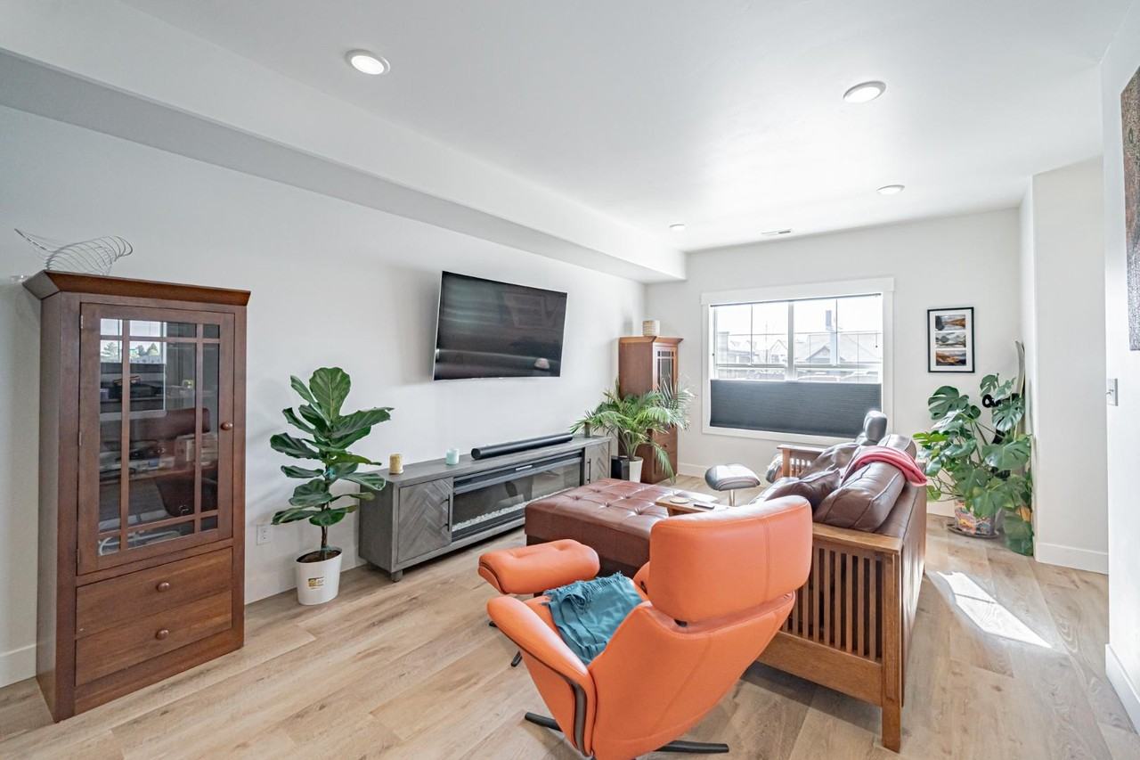 1394 Fremont Ave - Photo 7 of 20