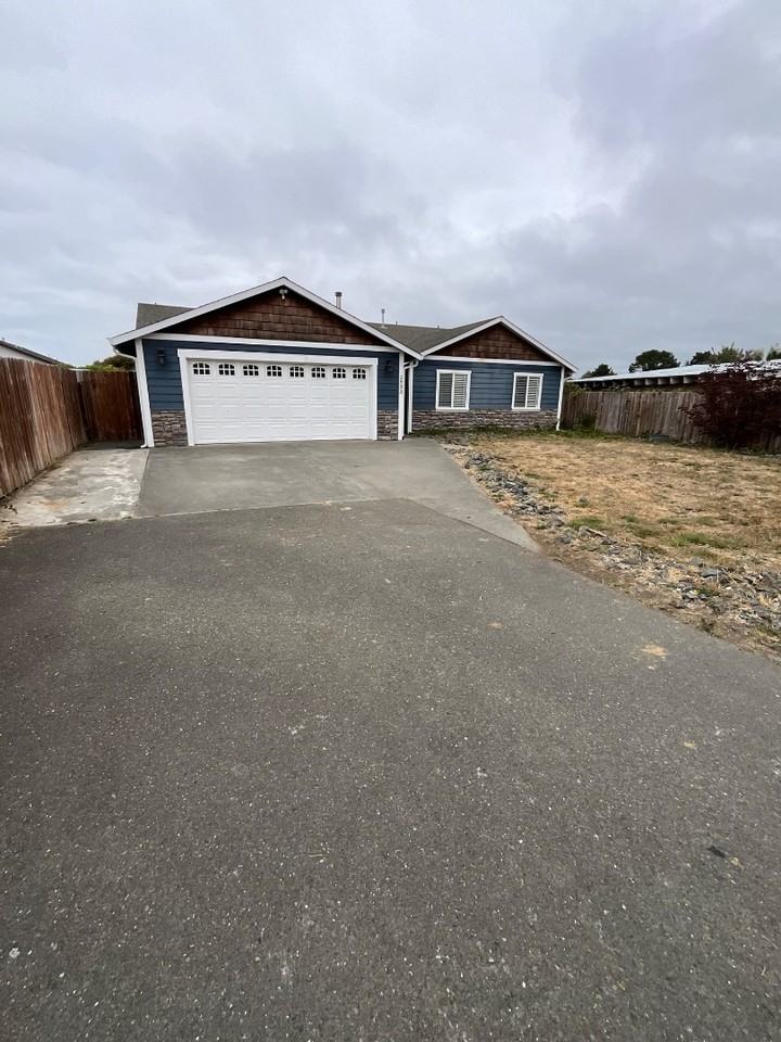2533 Rita Ave - Photo 2 of 12