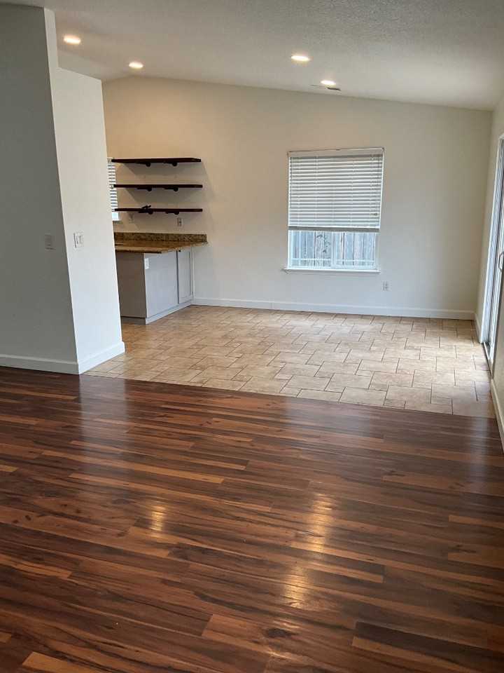 2533 Rita Ave - Photo 6 of 12