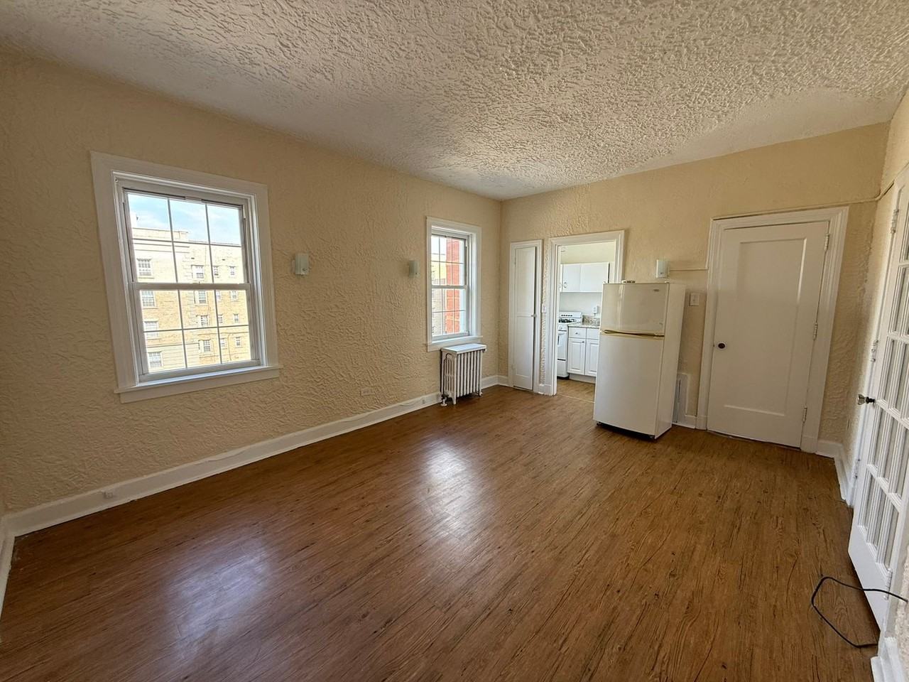 Bayard Manor Apartments - Photo 5 of 50