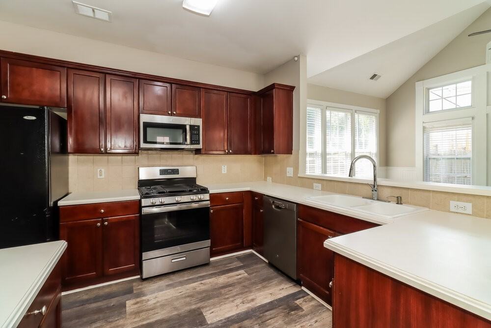 11 Cottage Trce - Photo 7 of 17