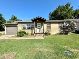 featured image of 604 S Strong Blvd