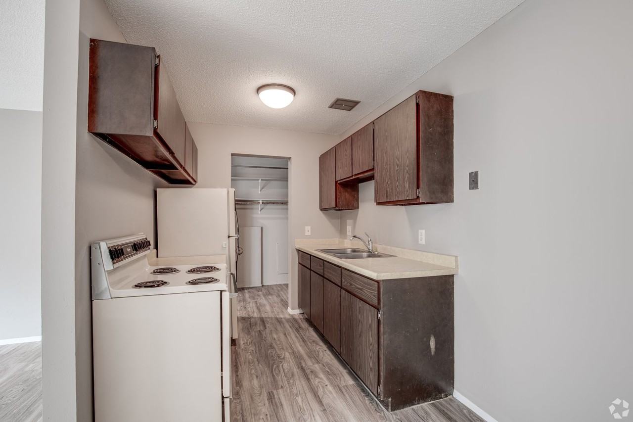 Riverview Apartments - Photo 6 of 17