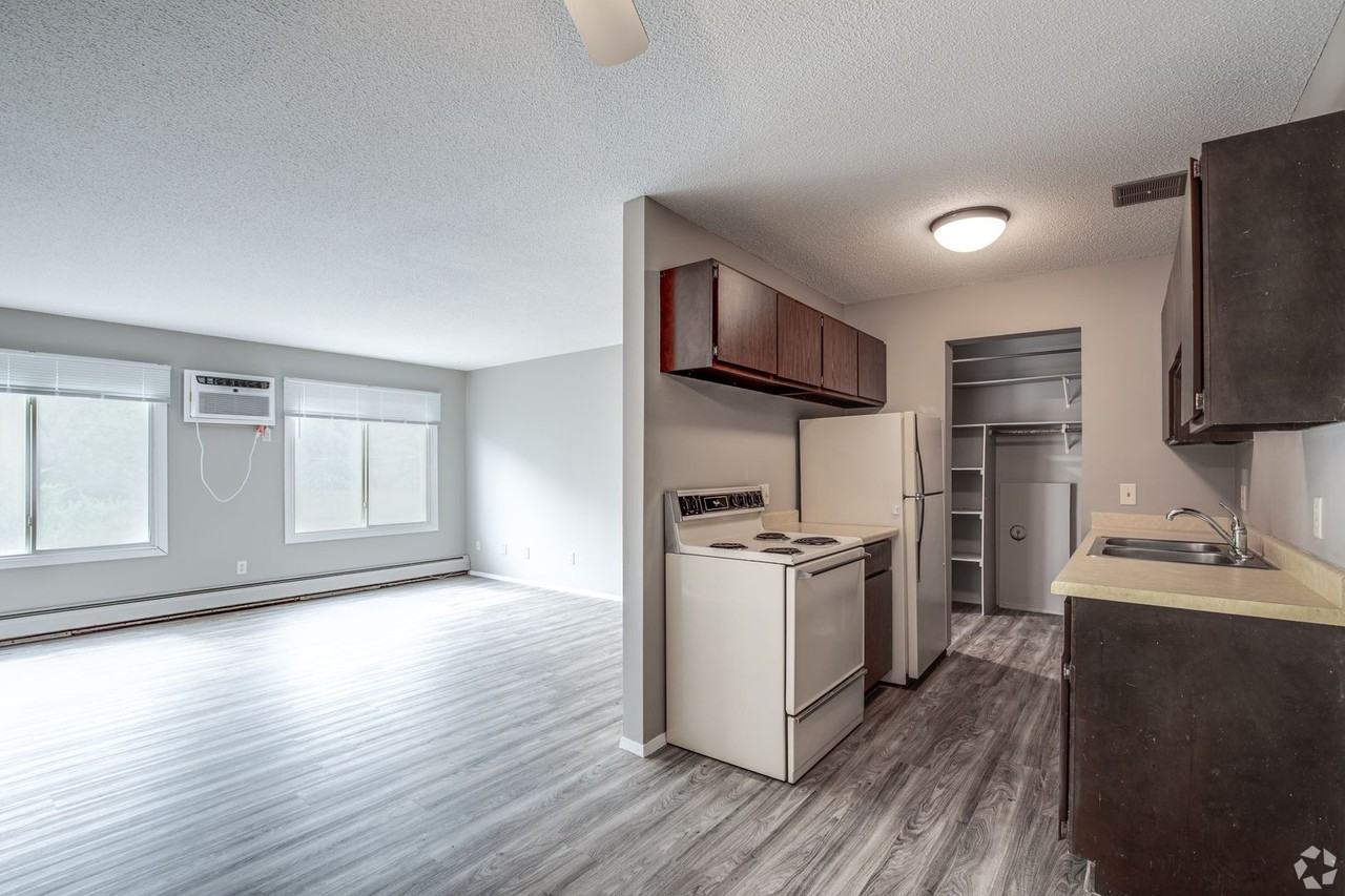 Riverview Apartments - Photo 7 of 17