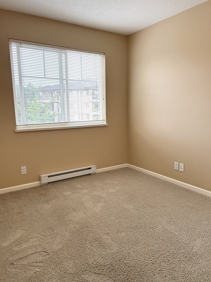 7556 - 7556 Topaz Drive - 109 - Photo 6 of 12