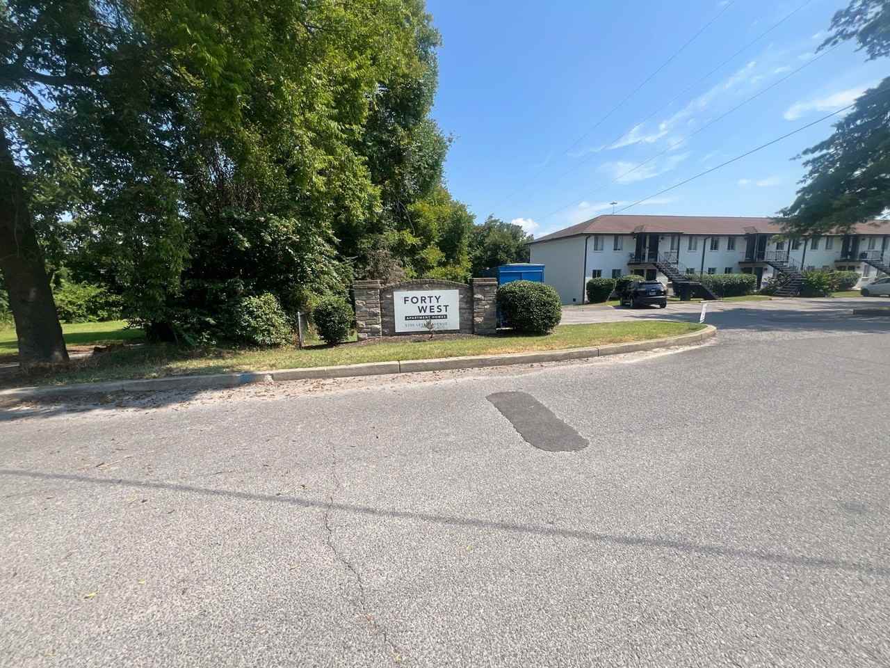 Forty West - Photo 7 of 12