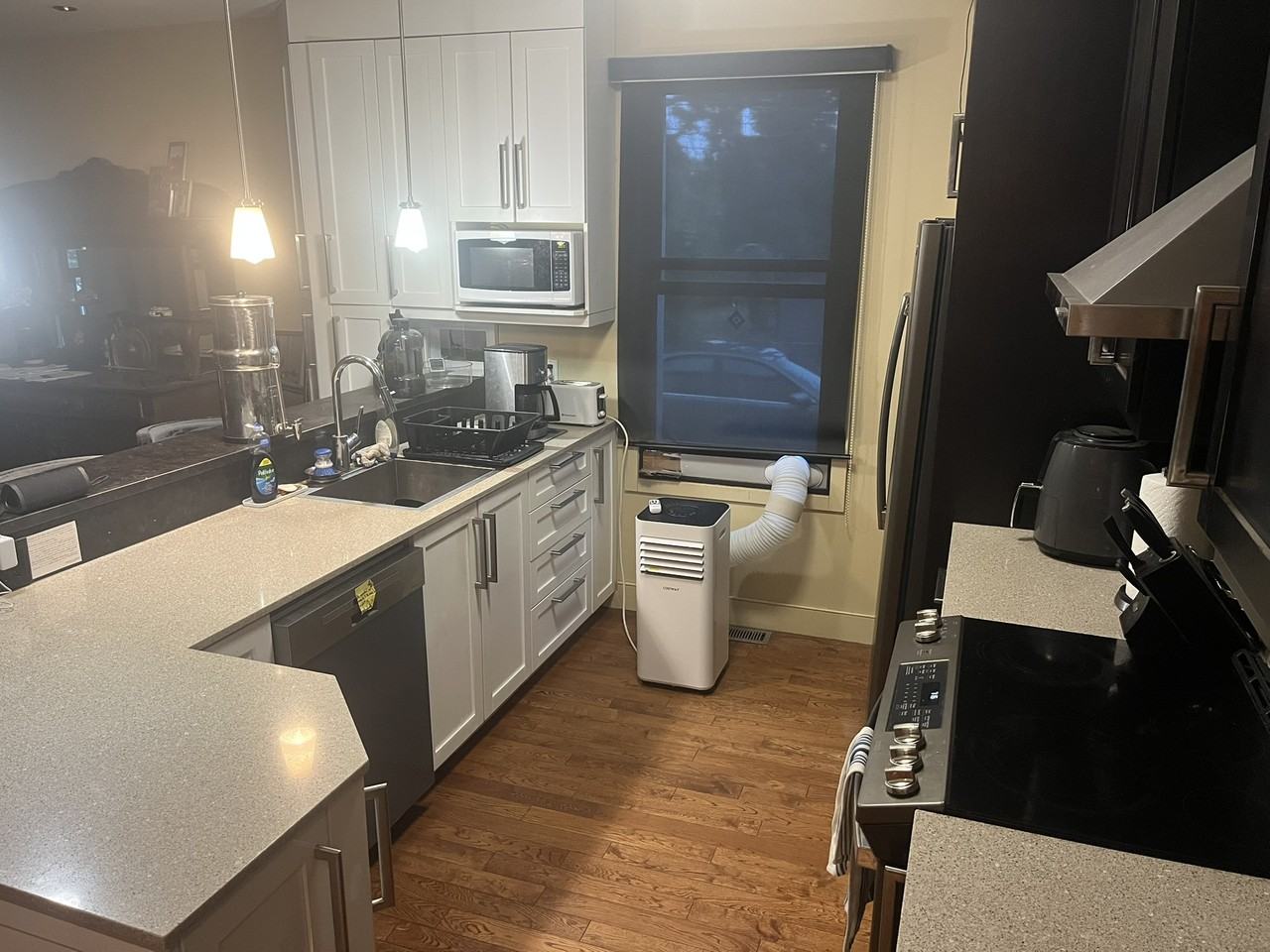 1520 Clementine Boulevard - Photo 3 of 12