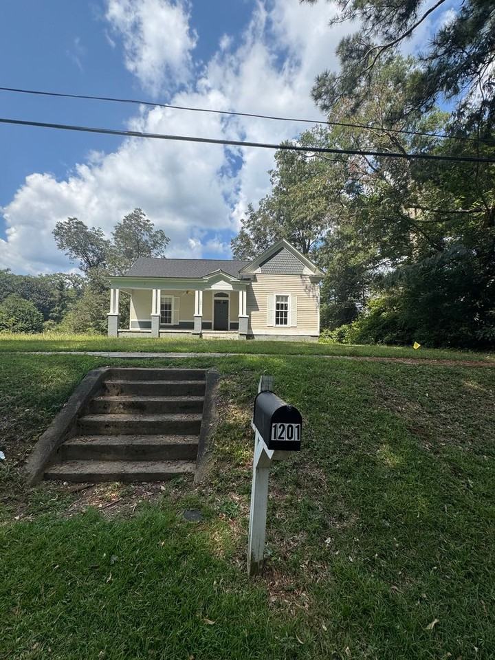 1201 5th Avenue - Photo 3 of 35