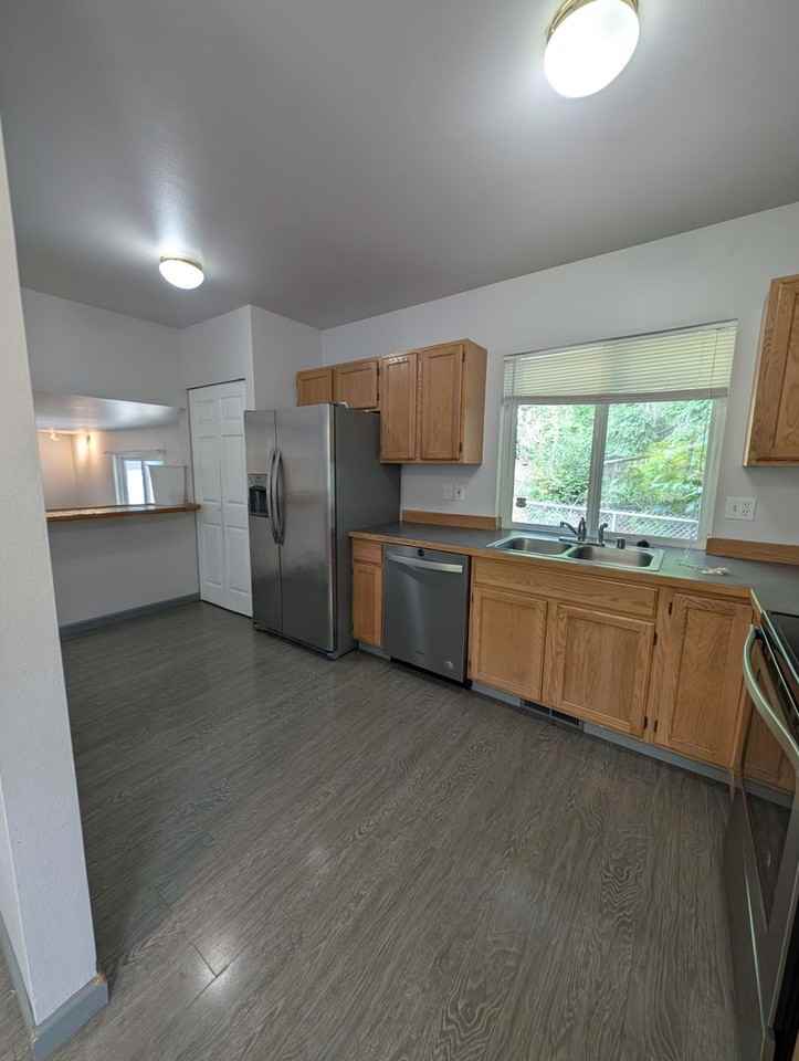 1762 Sage Ct - Photo 4 of 16