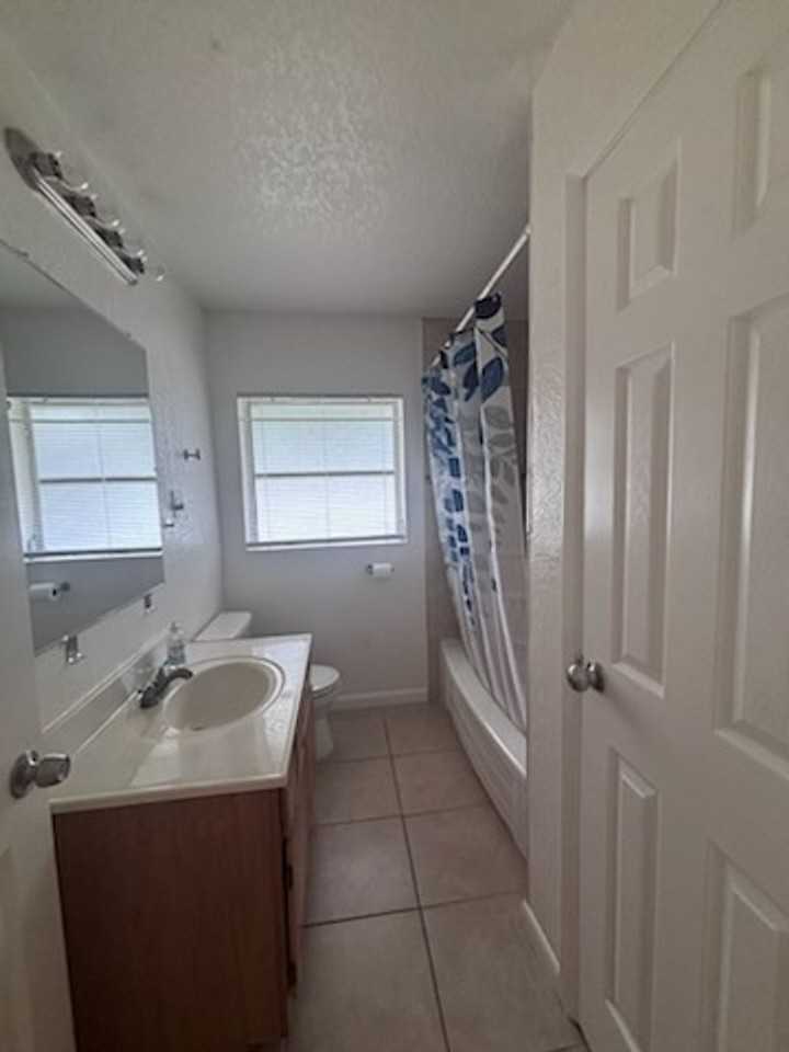 8610 Oak Bluff Dr - Photo 3 of 20