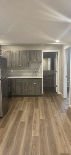 5618 Norseman Cres #1 - Photo 6 of 18