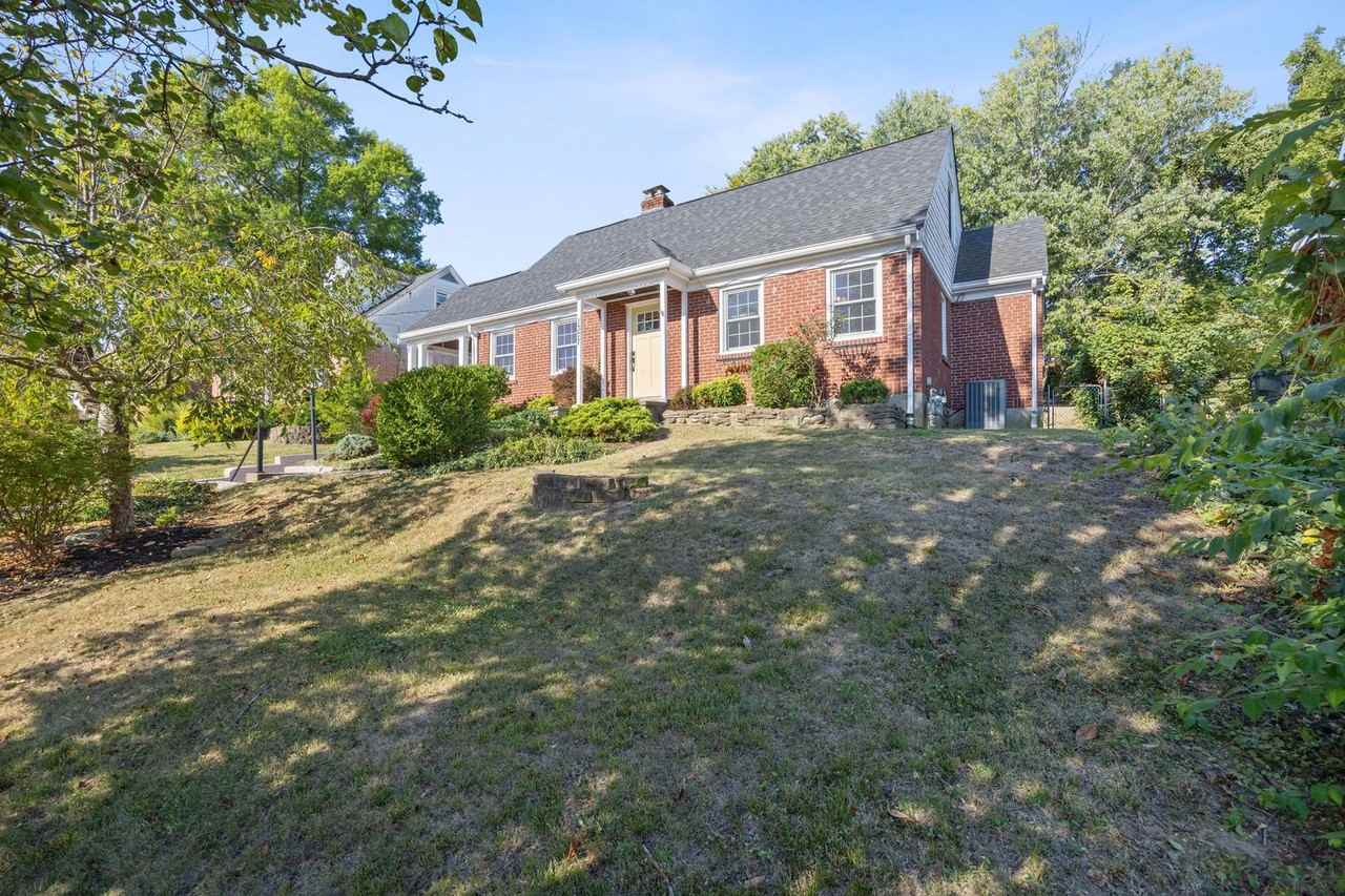 1377 Collinsdale Ave - Photo 2 of 42