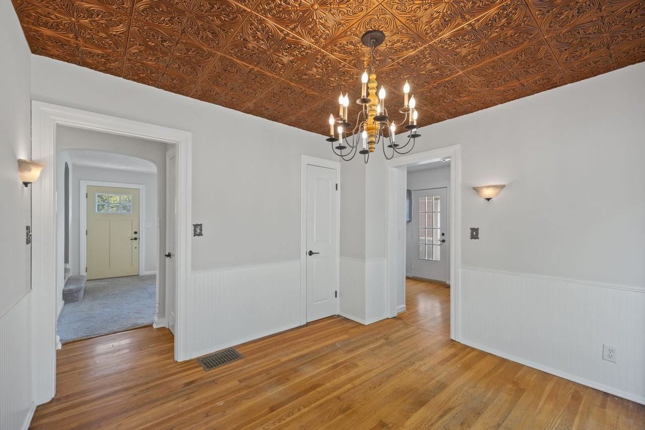 1377 Collinsdale Ave - Photo 7 of 42