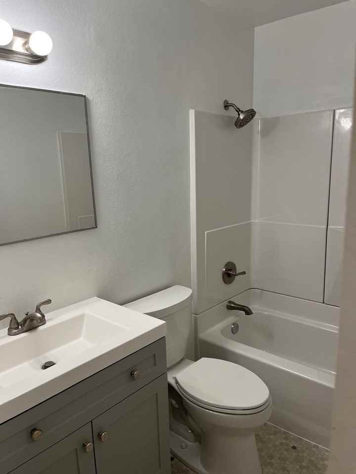 2609 Se Stark St - Photo 5 of 14