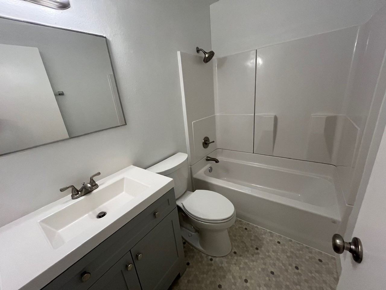 2609 Se Stark St - Photo 6 of 14