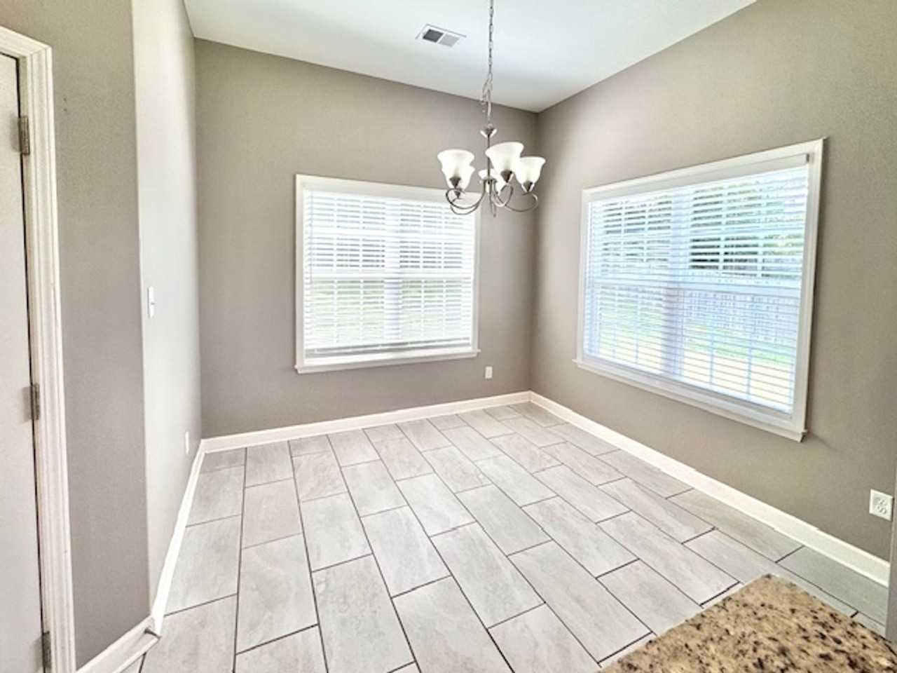 4335 Davall Cir - Photo 5 of 14