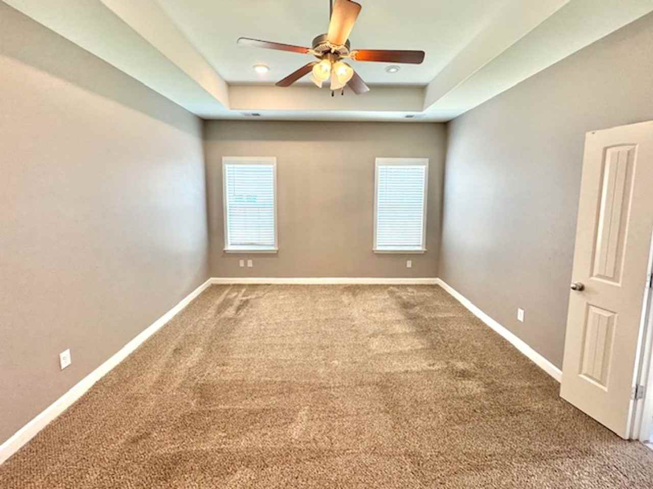 4335 Davall Cir - Photo 6 of 14