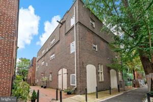 featured image of 1214 1214 Waverly Walkway