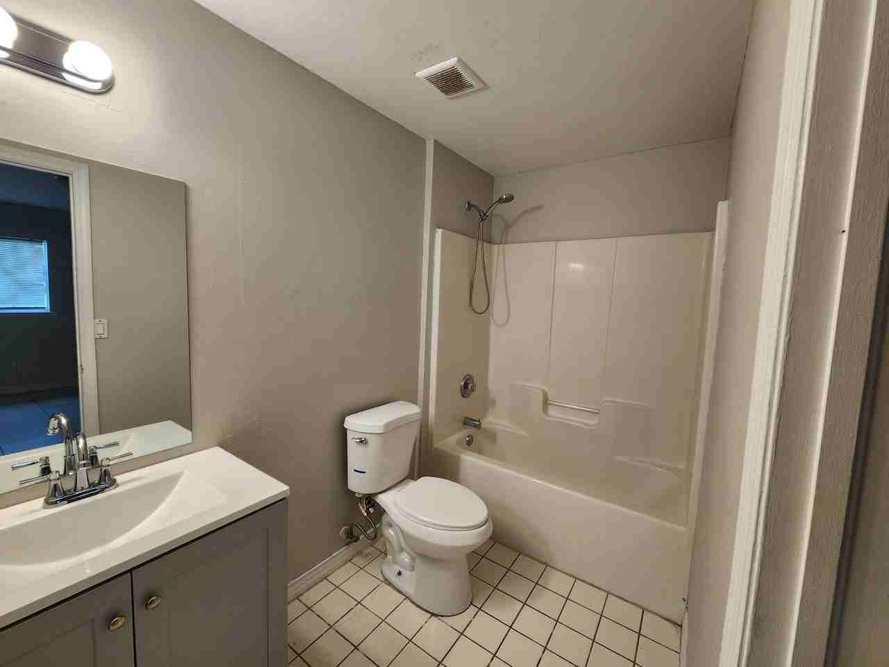 5013-5015 Locke Ln - Photo 2 of 18