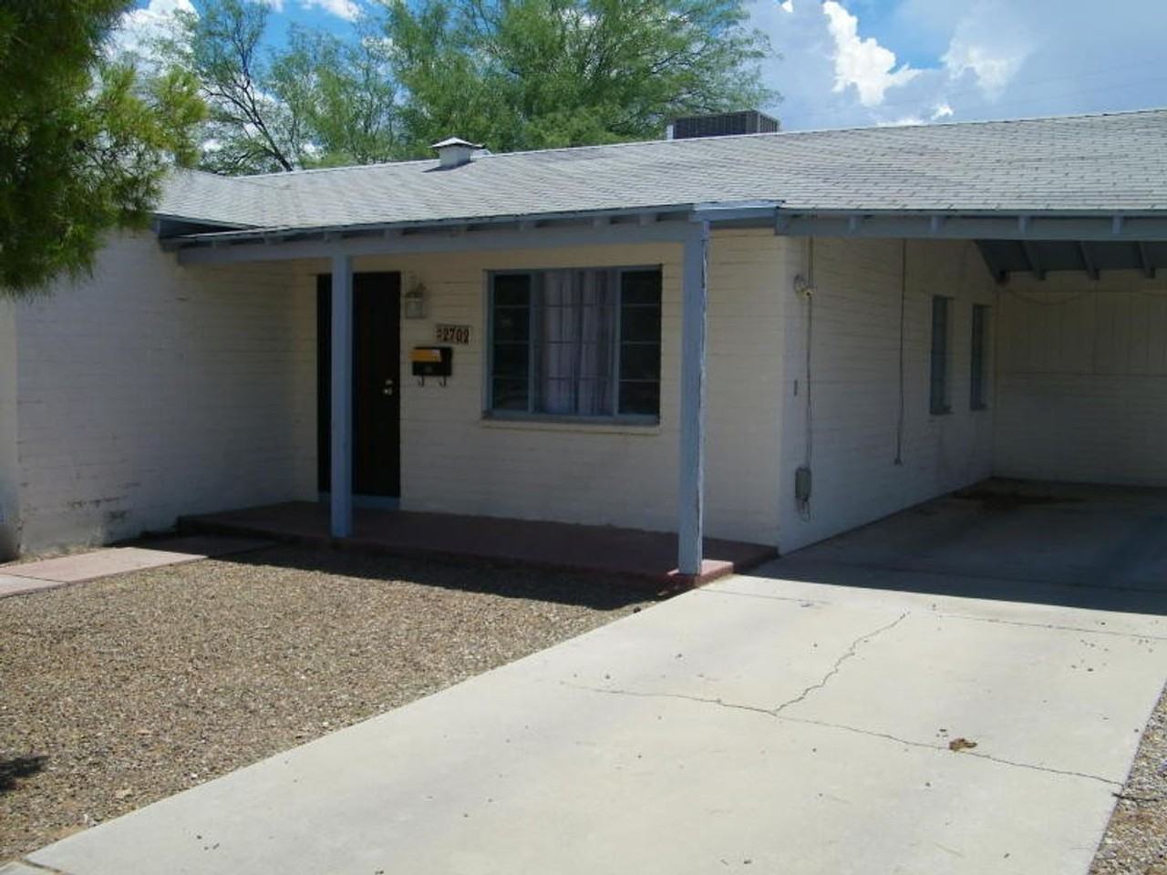 2702 East 18th Street - Photo 2 of 10
