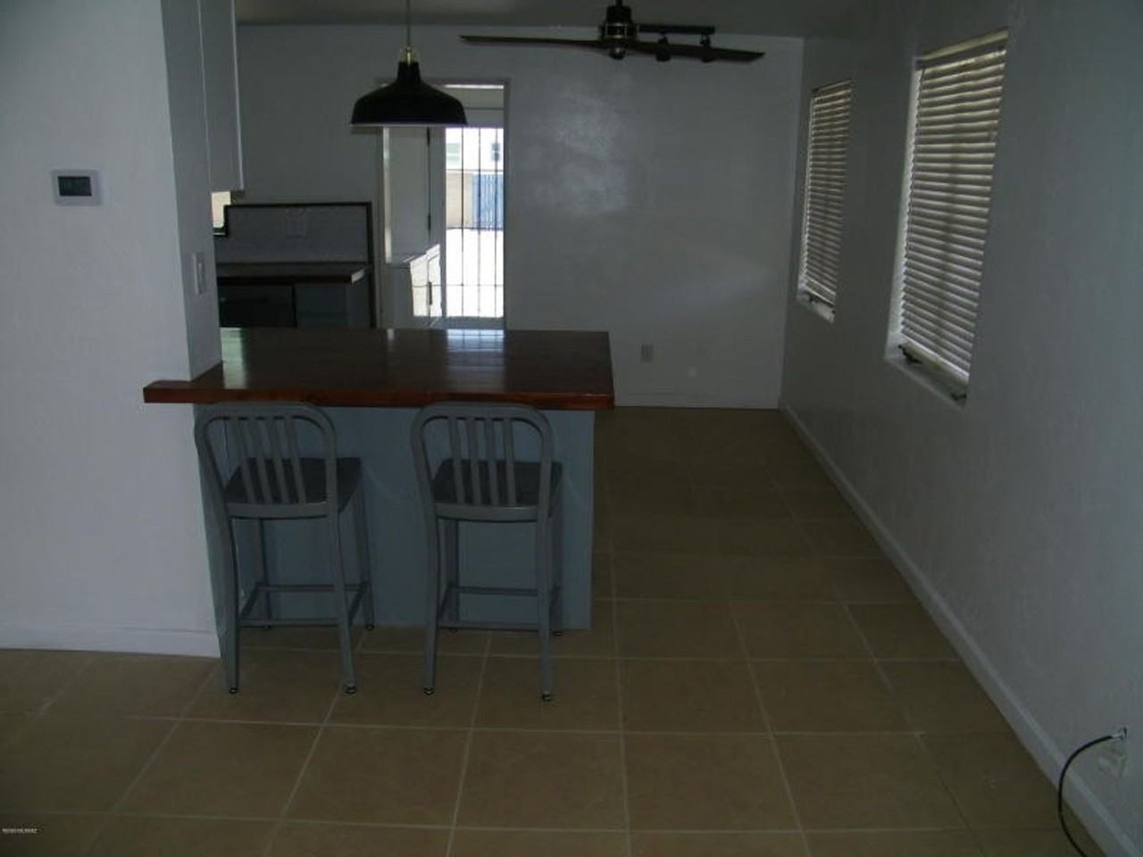 2702 East 18th Street - Photo 3 of 10