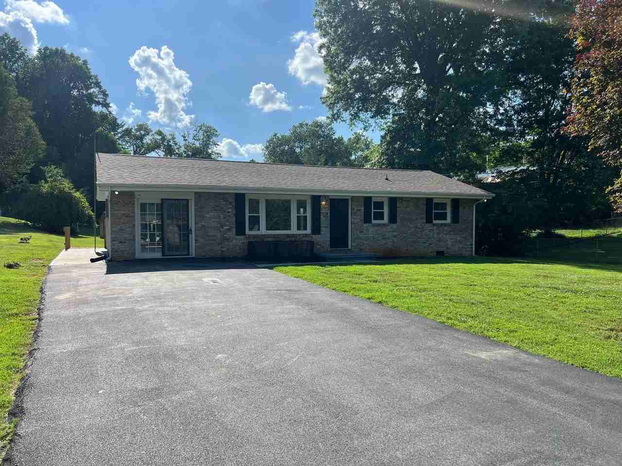 112 Miller Ave - Photo 3 of 36