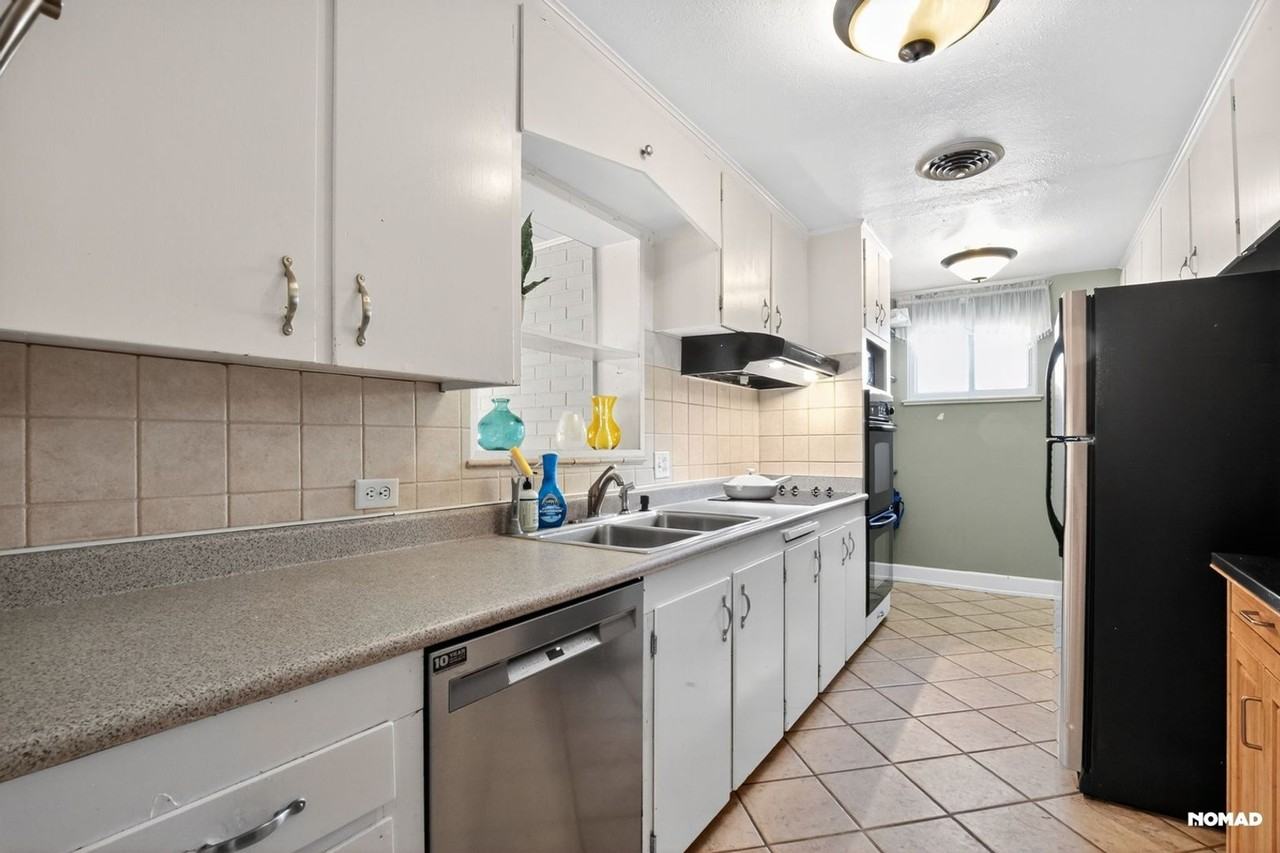 1139 Kearney St - Photo 3 of 29