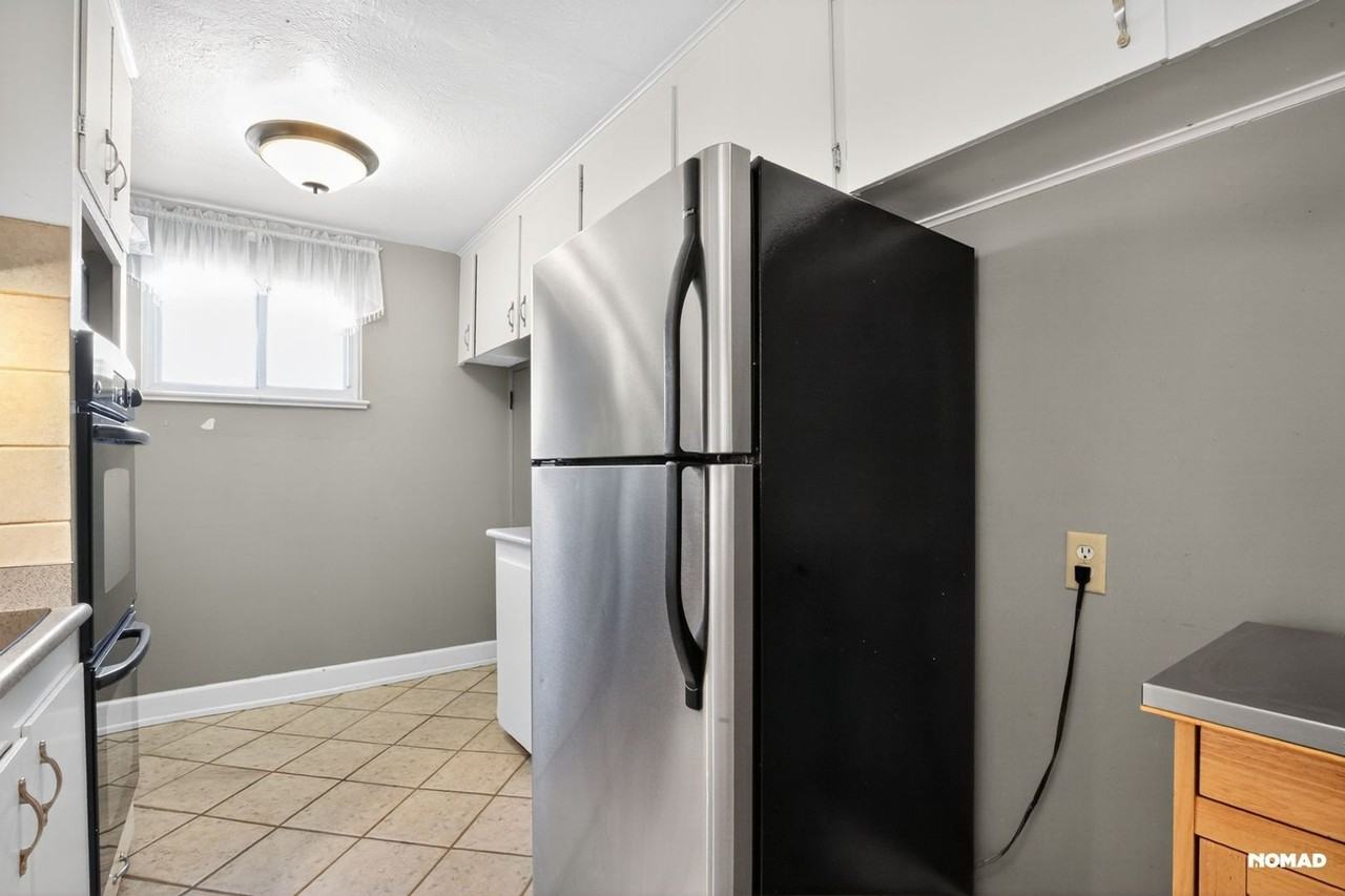 1139 Kearney St - Photo 4 of 29