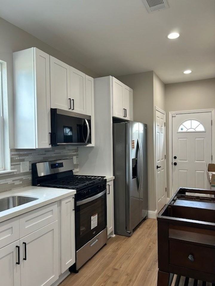 1828 Benefit St - Photo 4 of 12