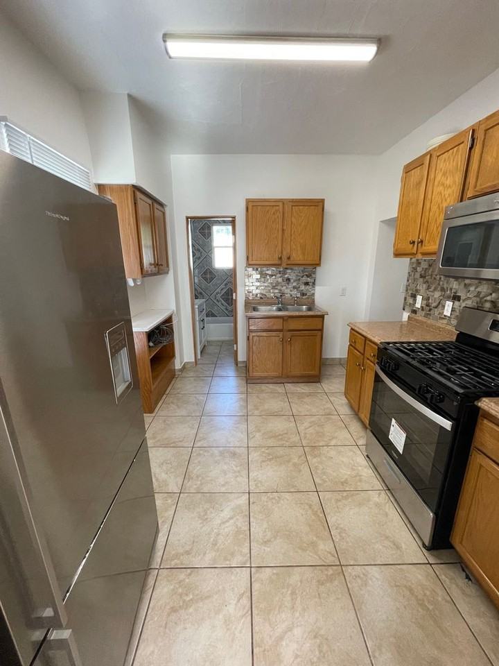 706 Railroad Ave -1 - Photo 3 of 28