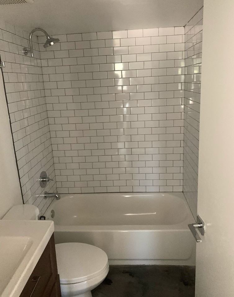 4233 4233 N Longview  - 203 #203 - Photo 6 of 7