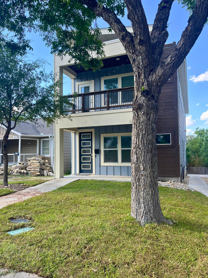 427 Natalen Street - Photo 3 of 19