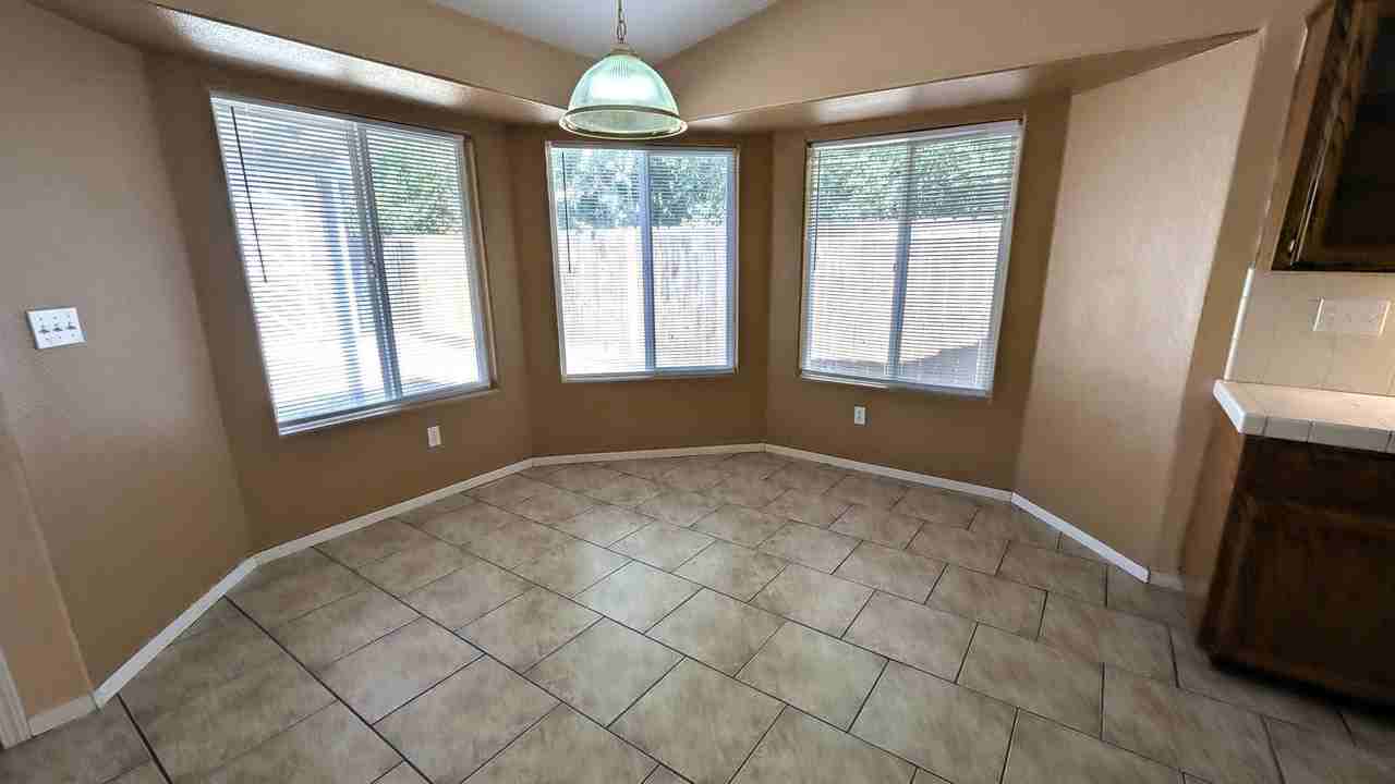 1401 Salisbury St - Photo 3 of 12