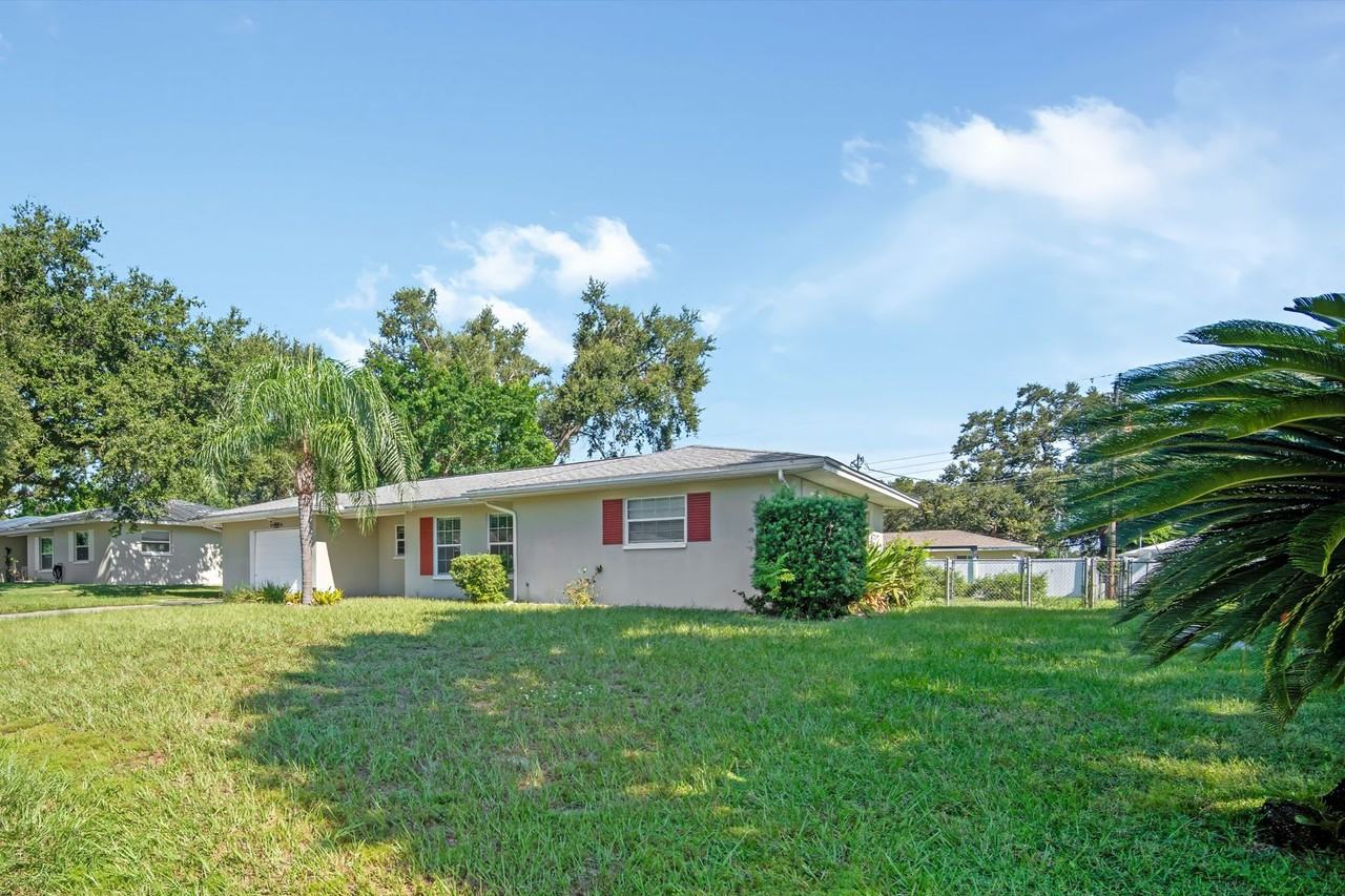 1618 Hardwood Dr - Photo 2 of 23