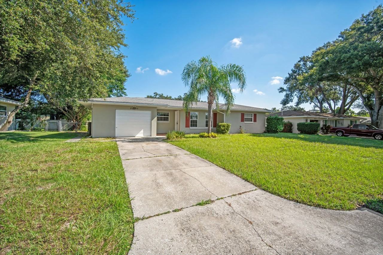 1618 Hardwood Dr - Photo 3 of 23