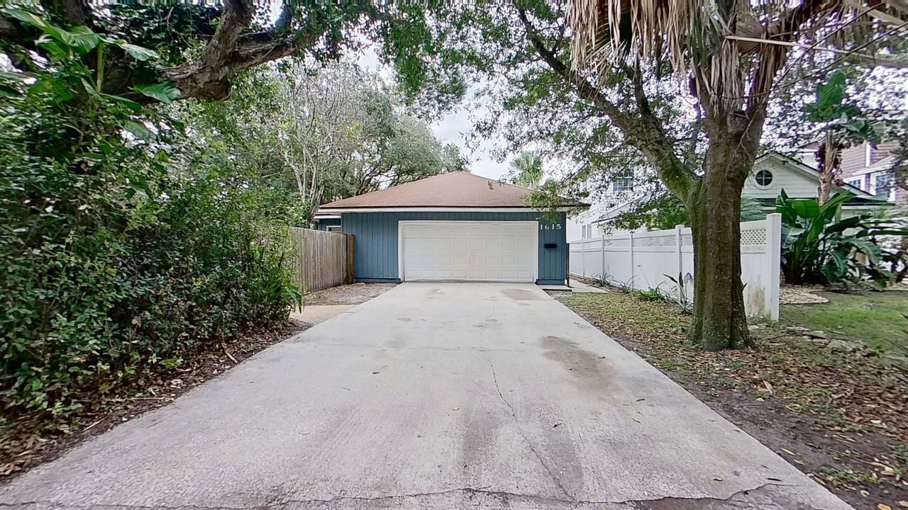 1615 Seminole Rd