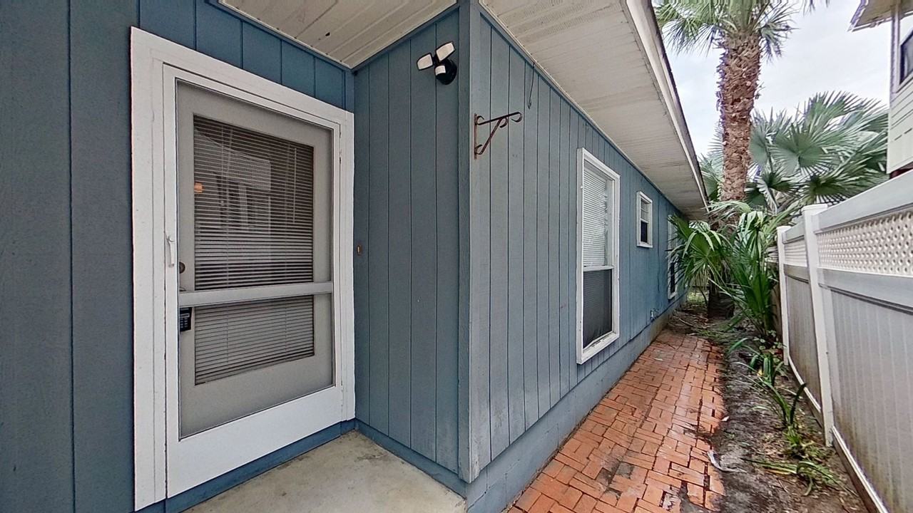 1615 Seminole Rd - Photo 2 of 24