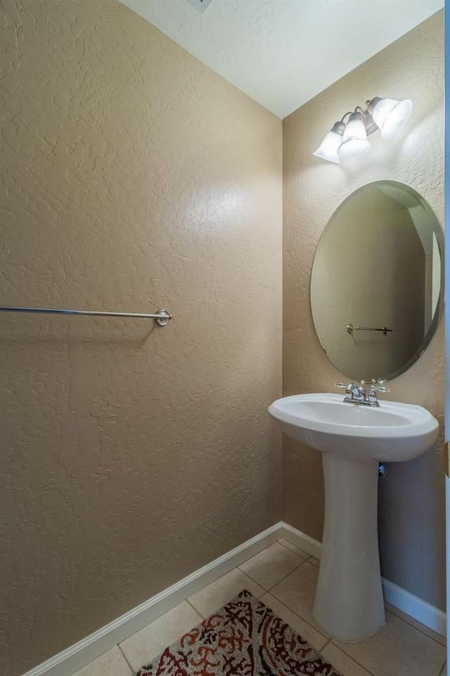 1812 Bella Oaks Way - Photo 5 of 34