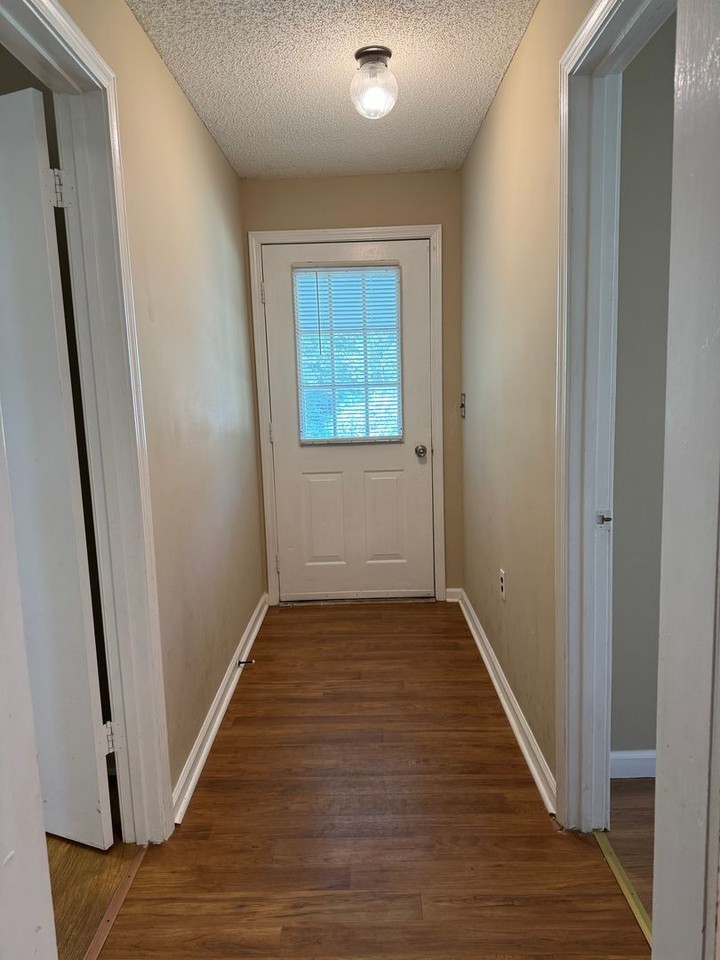 1426 Edgeworth Dr E - Photo 7 of 22