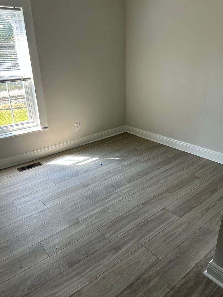 116 E 14th St - Photo 3 of 9