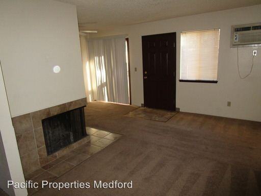 800 Ellendale Drive - Photo 3 of 8