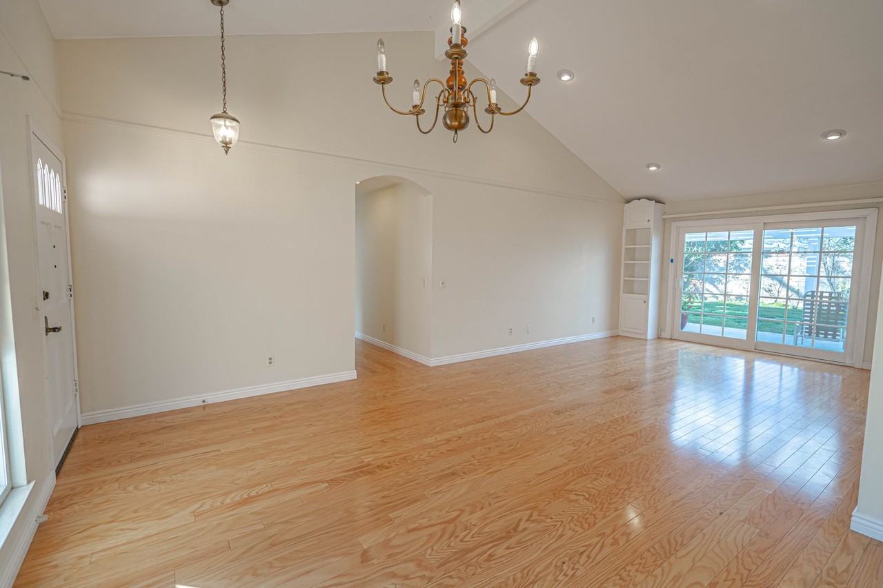 25503 Via Gracioso - Photo 2 of 18