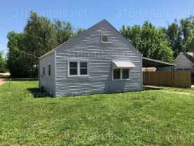 112 N Kansas Ave - Photo 1 of 1