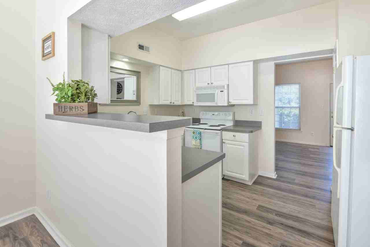 1531 Creek Ct - Photo 7 of 31