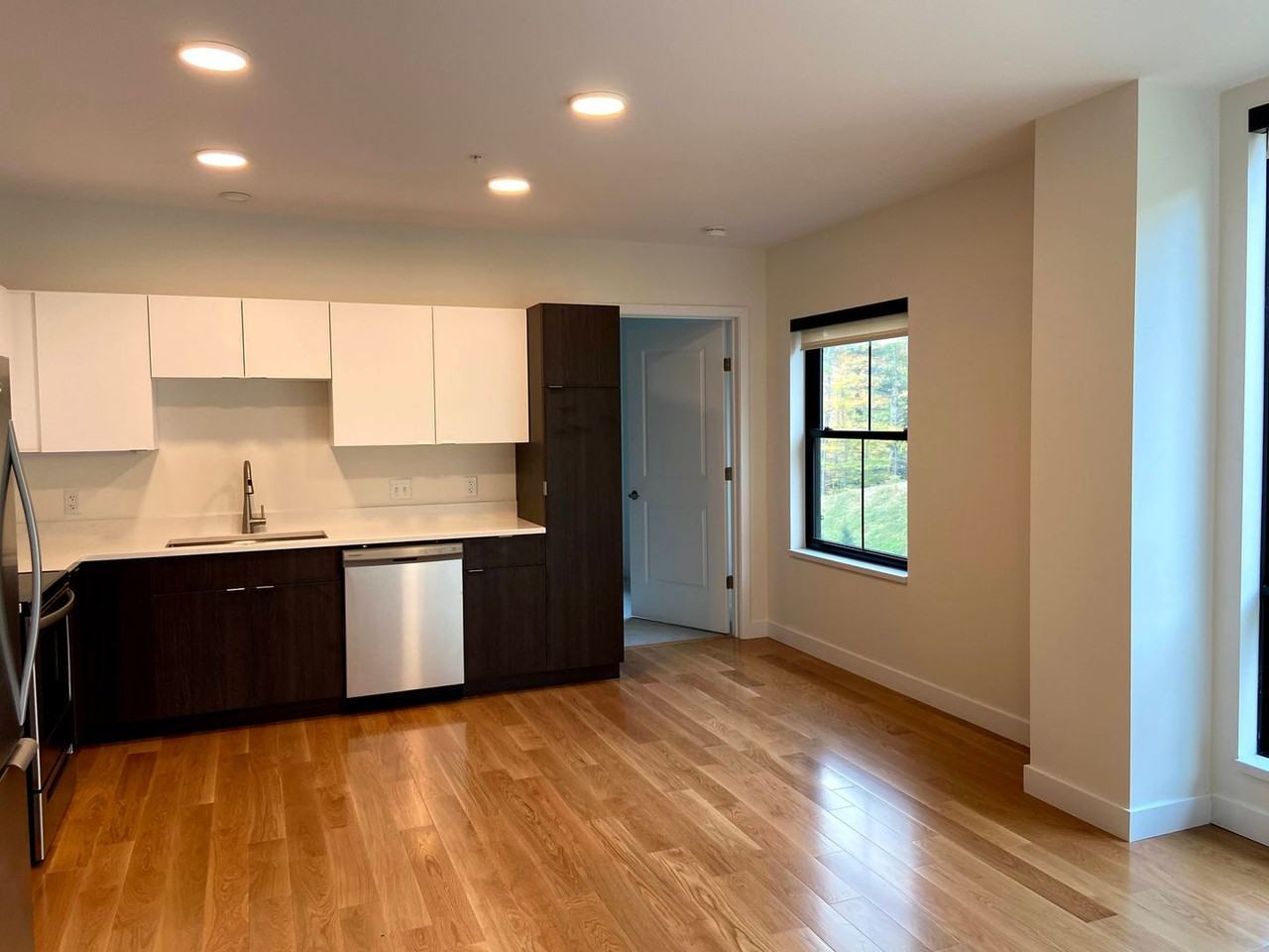 69 Etna Rd - Photo 2 of 17