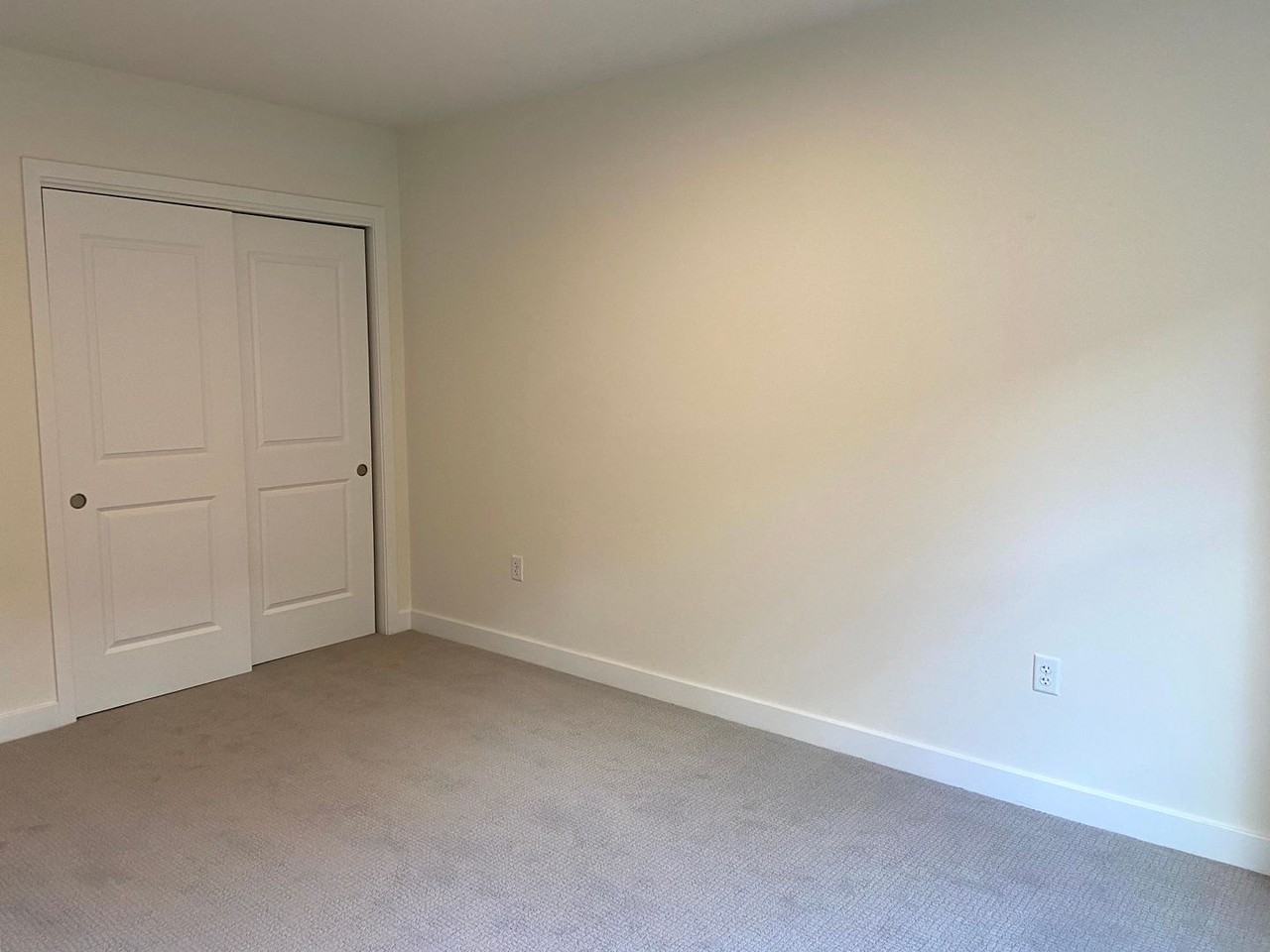 69 Etna Rd - Photo 7 of 17