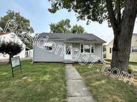 142 W Circle Dr - Photo 1 of 1