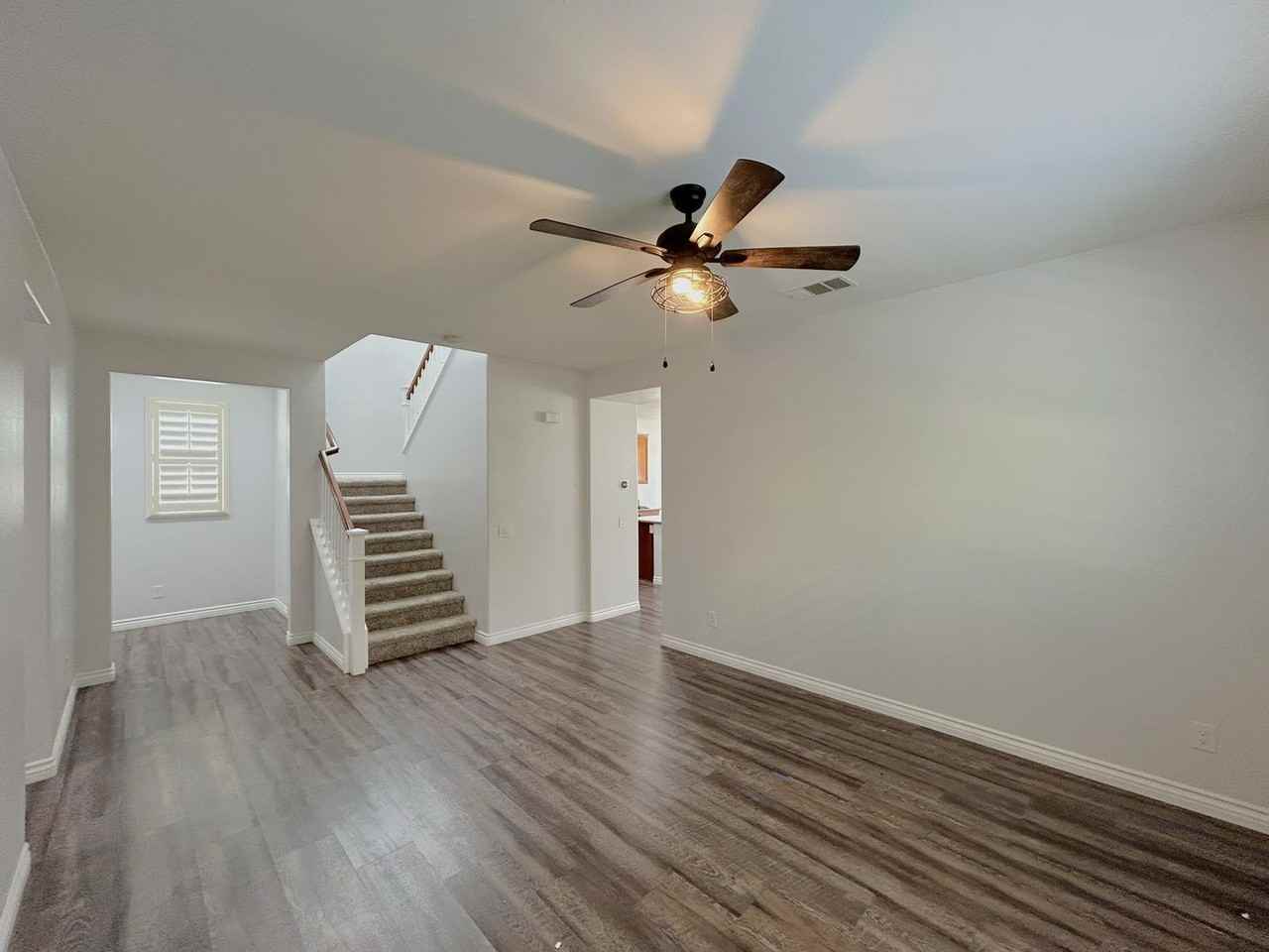 11257 Shore Ct - Photo 3 of 24