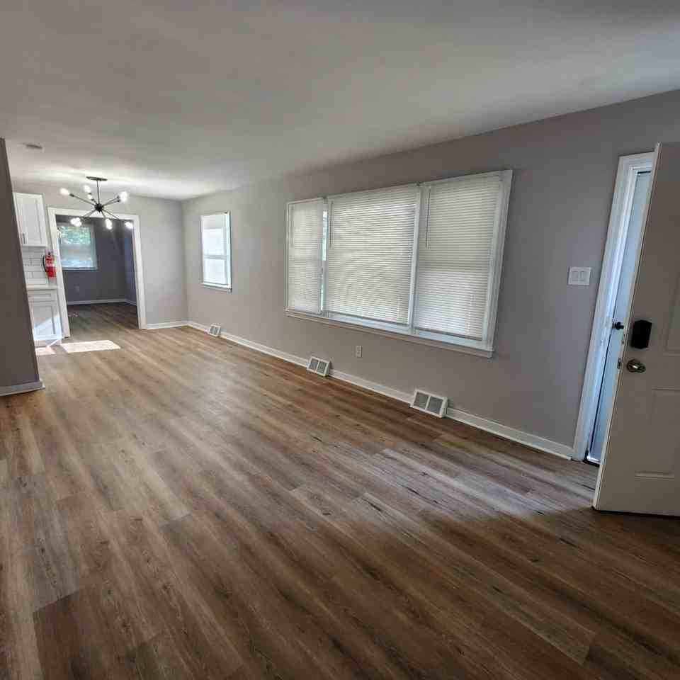 13 Duke Ave - Photo 3 of 16